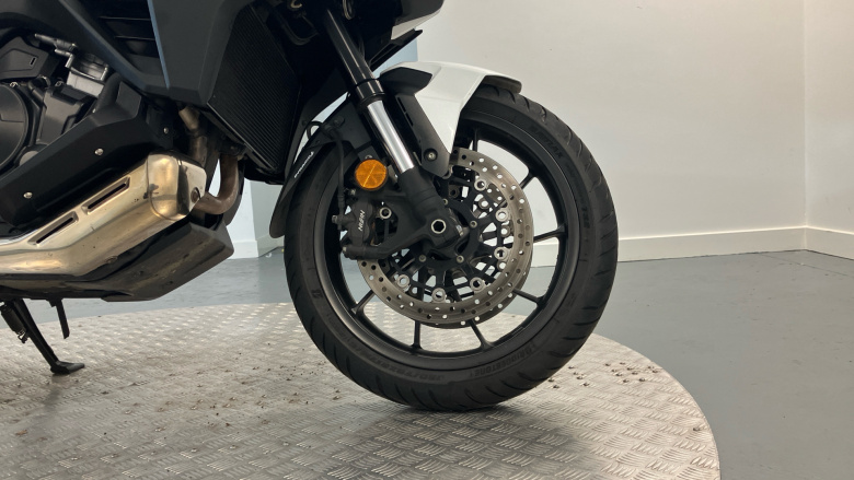 Honda NT1100 Manual (22 Model Year)